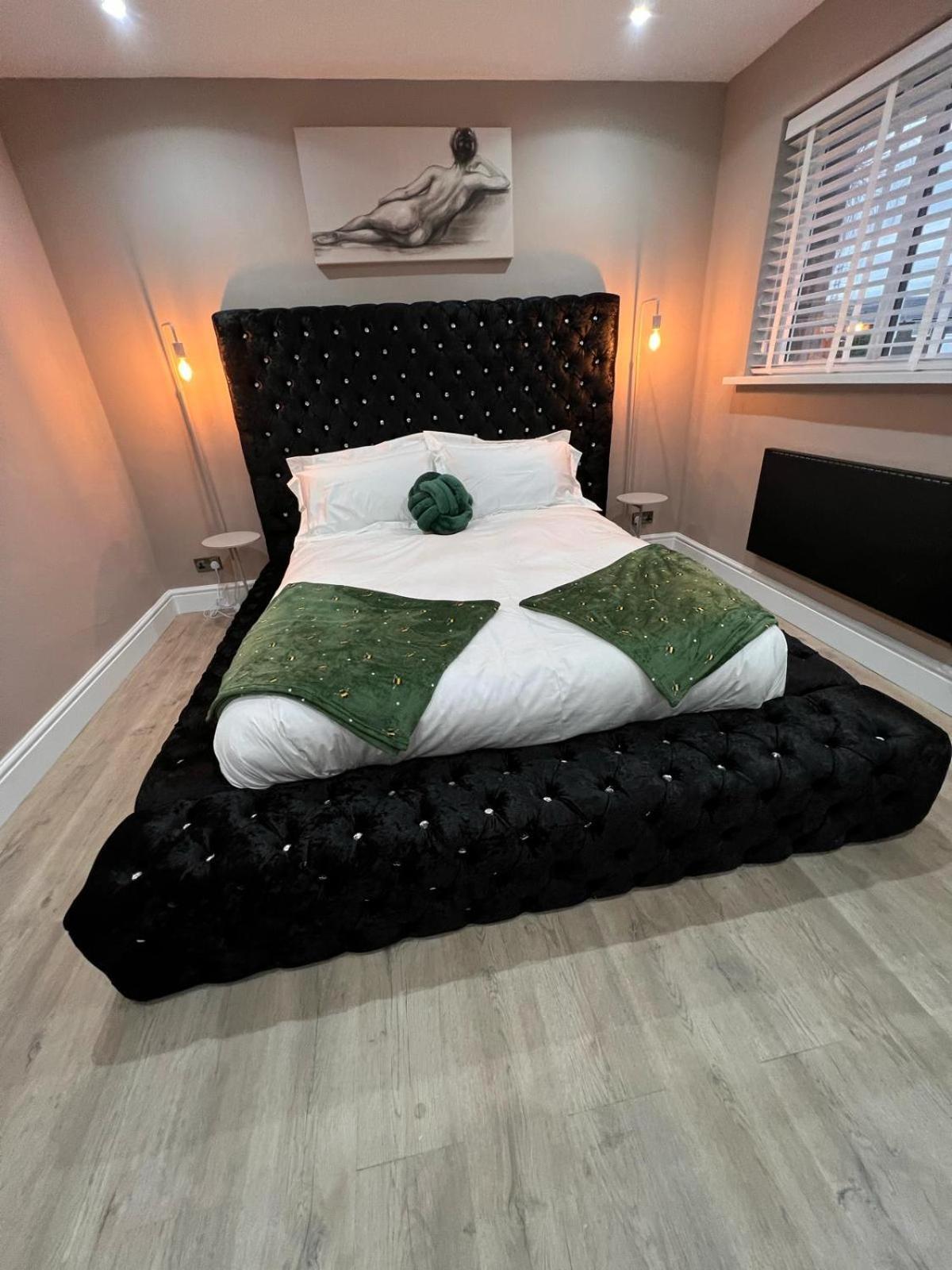 Premier Inn Comfort Mattresses - Sleeps 6 Middleton  Exterior photo