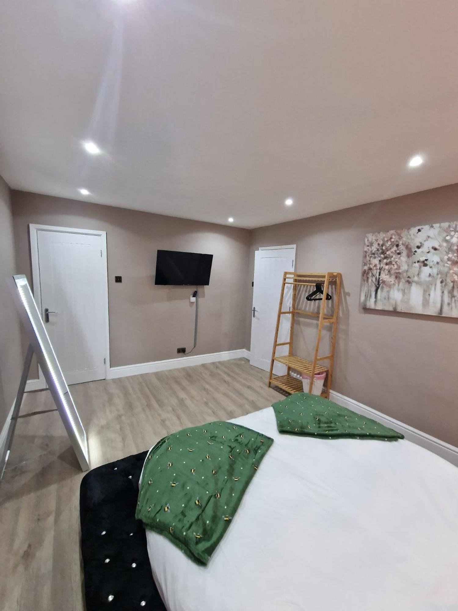 Premier Inn Comfort Mattresses - Sleeps 6 Middleton  Exterior photo