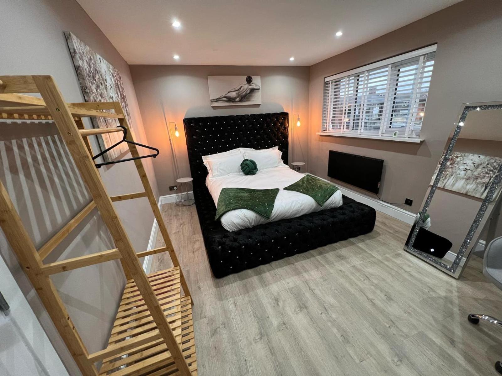 Premier Inn Comfort Mattresses - Sleeps 6 Middleton  Exterior photo